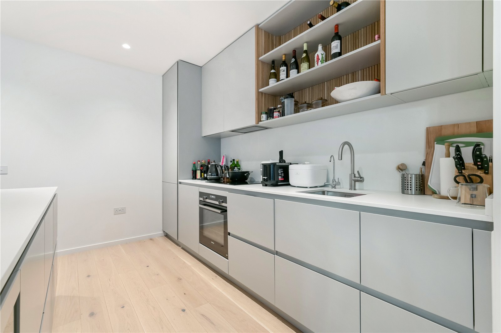 3 bedroom flat for sale 0