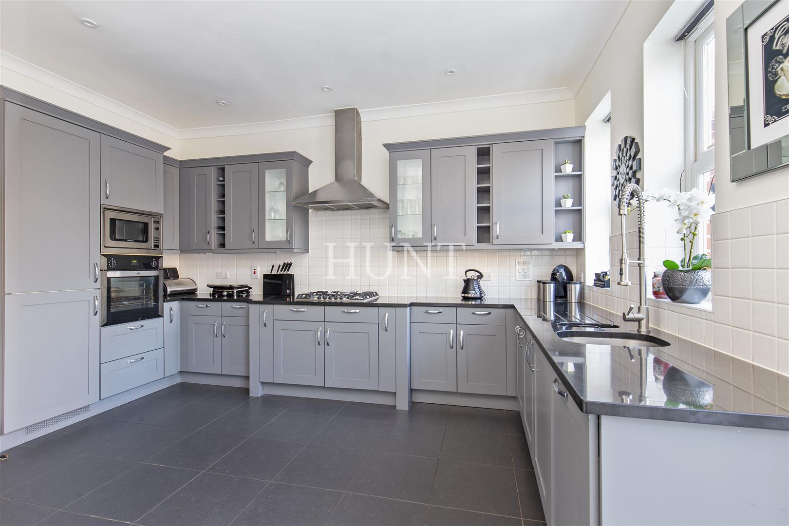4-bed other on 9, Brandesbury Square, Woodford Green, £1,100,000