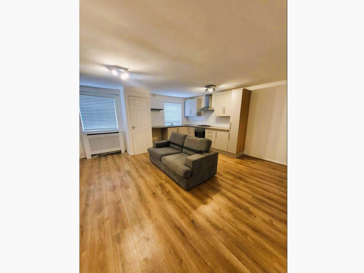 Flat Above, 62, Brecon Road, Merthyr Tydfil photo 4