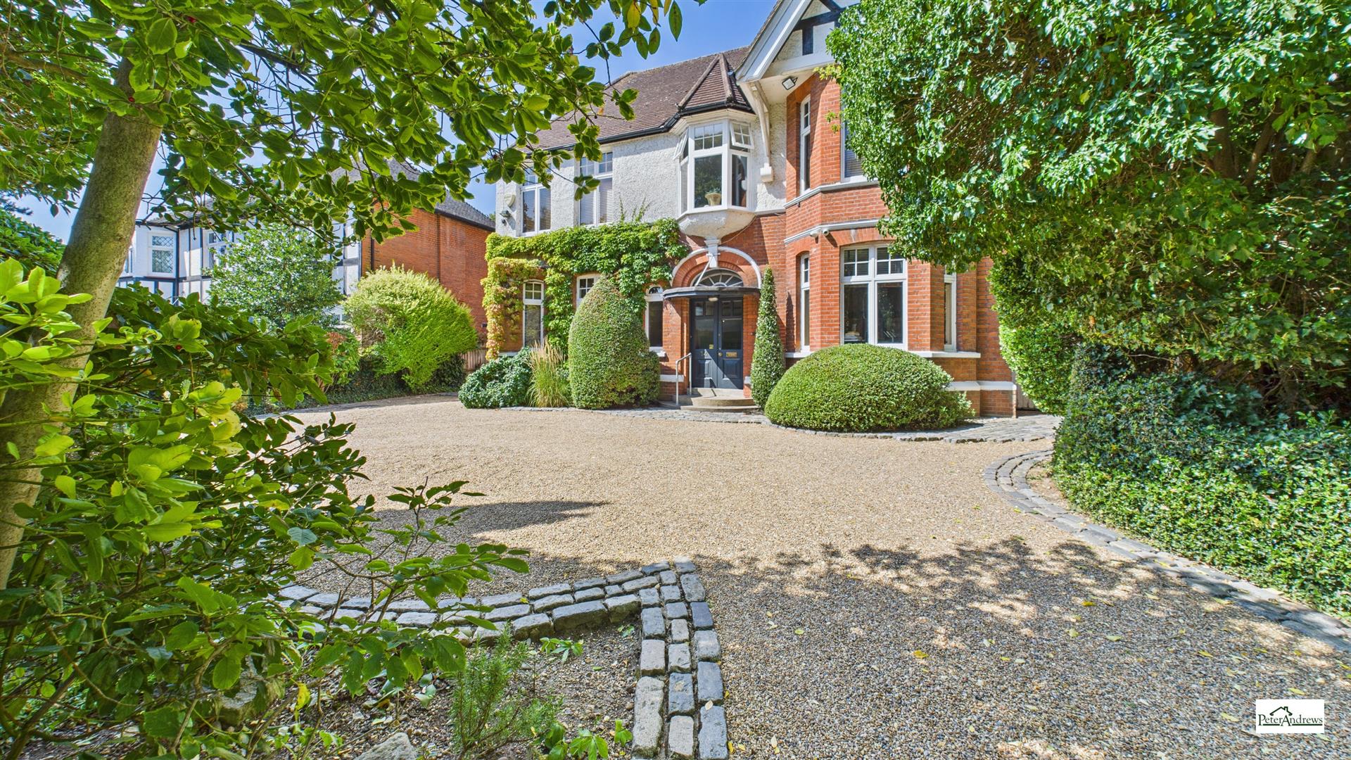 4 bedroom detached house for sale 0