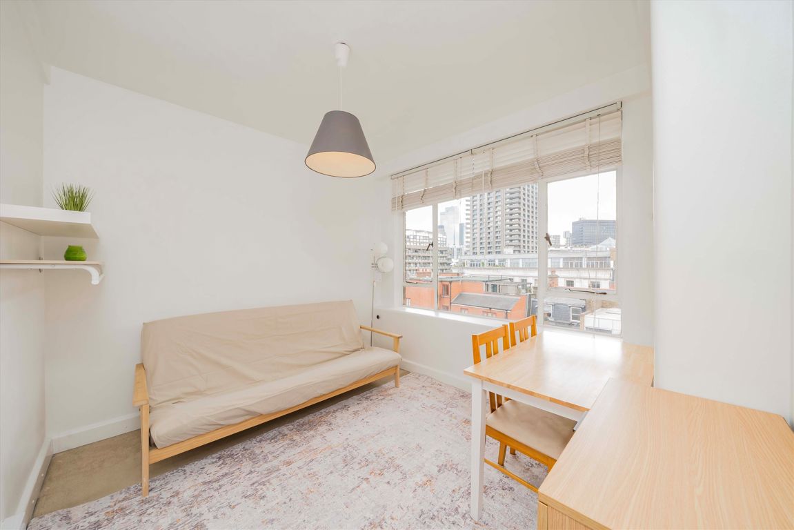 Flat 87, Florin Court, 6-9, Charterhouse Square, London photo 4