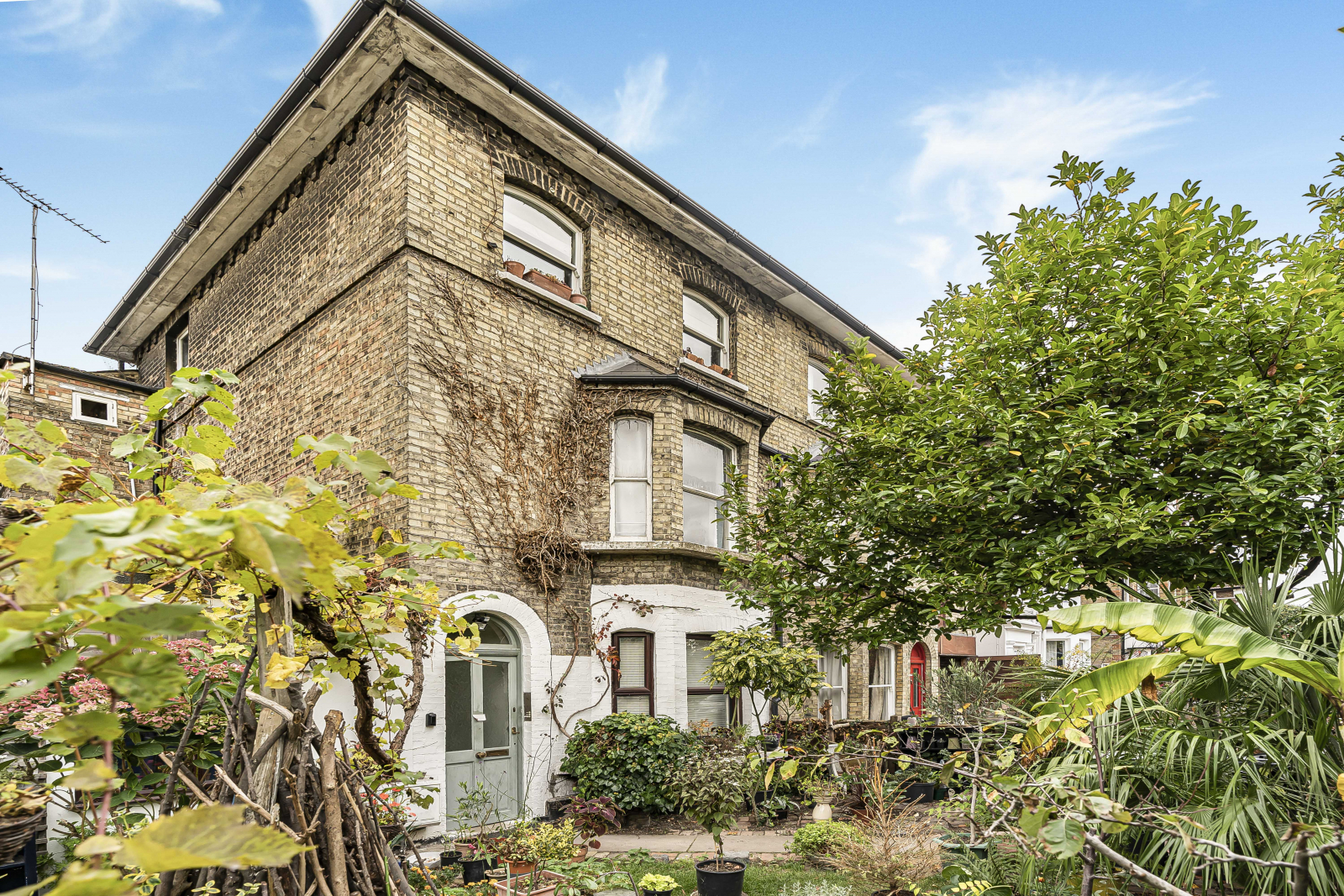 1-bed flat on 84B Finsbury Road, London, £323,000