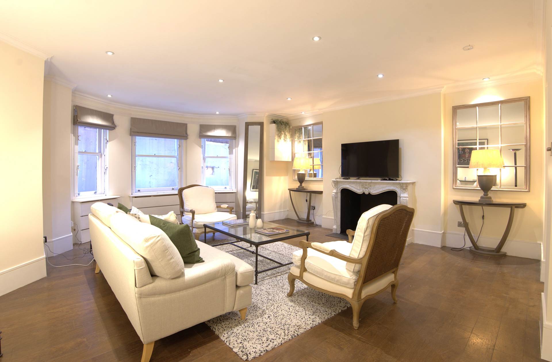 Flat 1, Cadogan Square, London photo 2