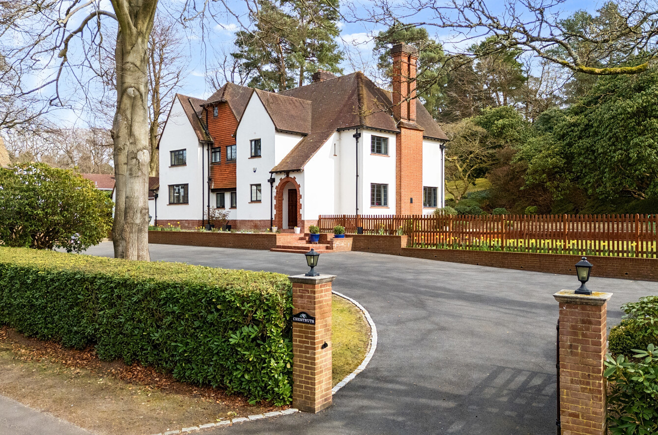 5 bedroom detached house for sale 0