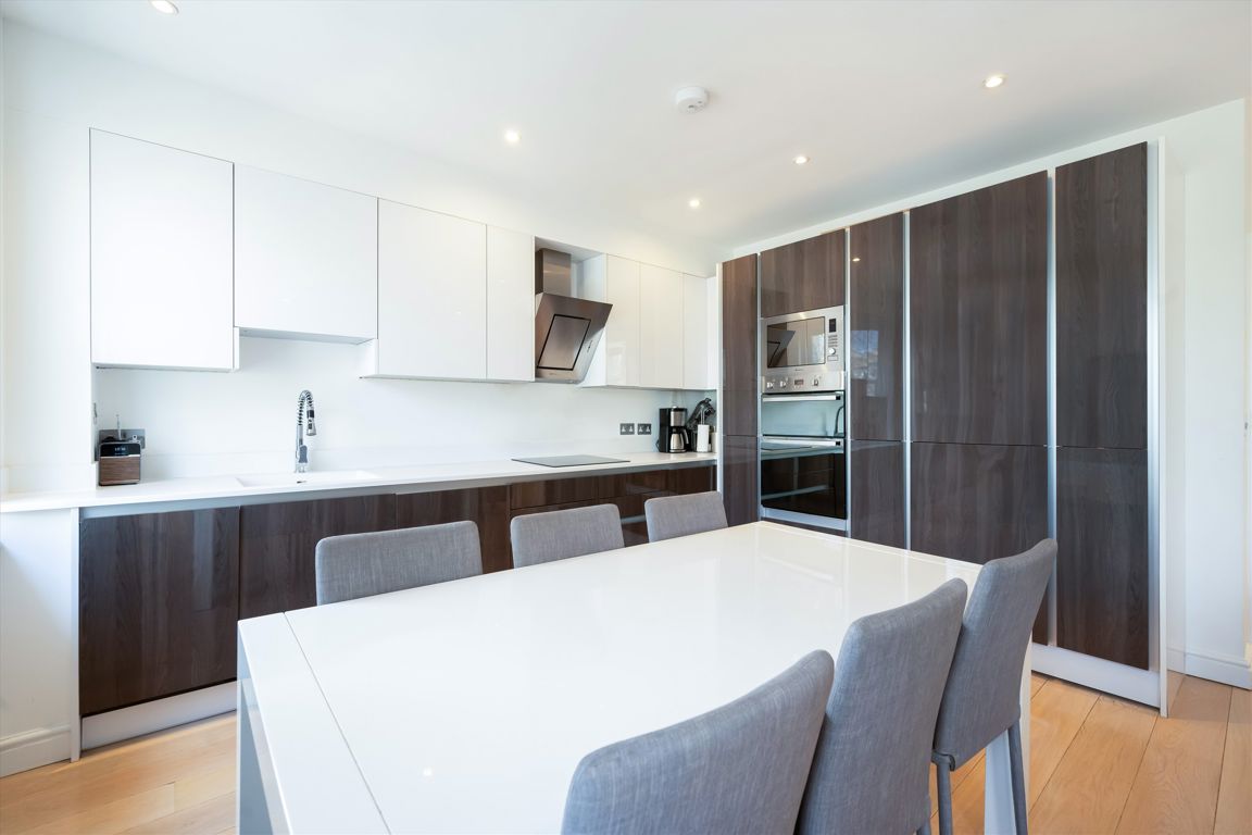 3 bedroom flat for sale 0