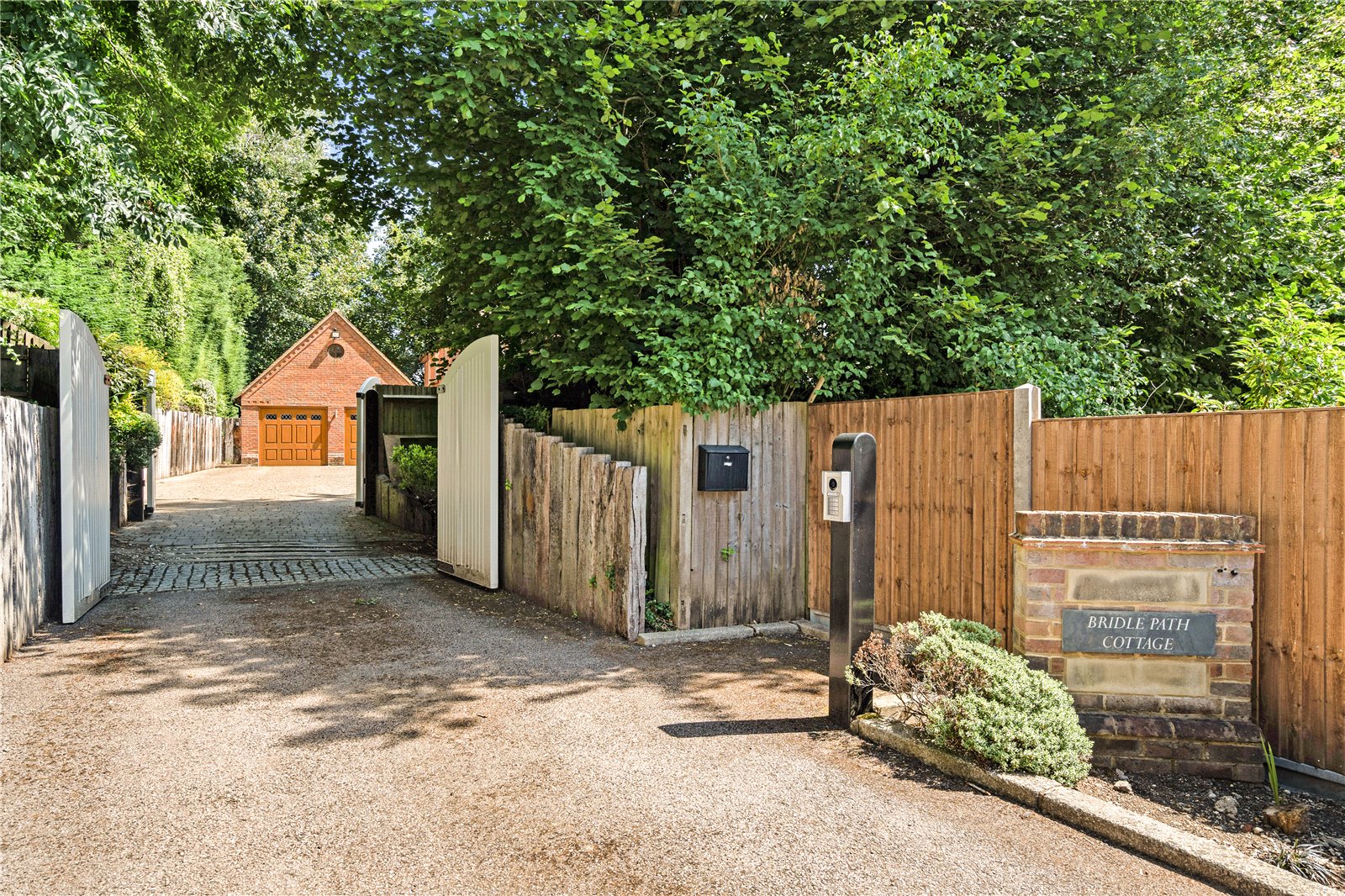 Photos of Loudwater Lane, Loudwater, Rickmansworth, Hertfordshire WD3