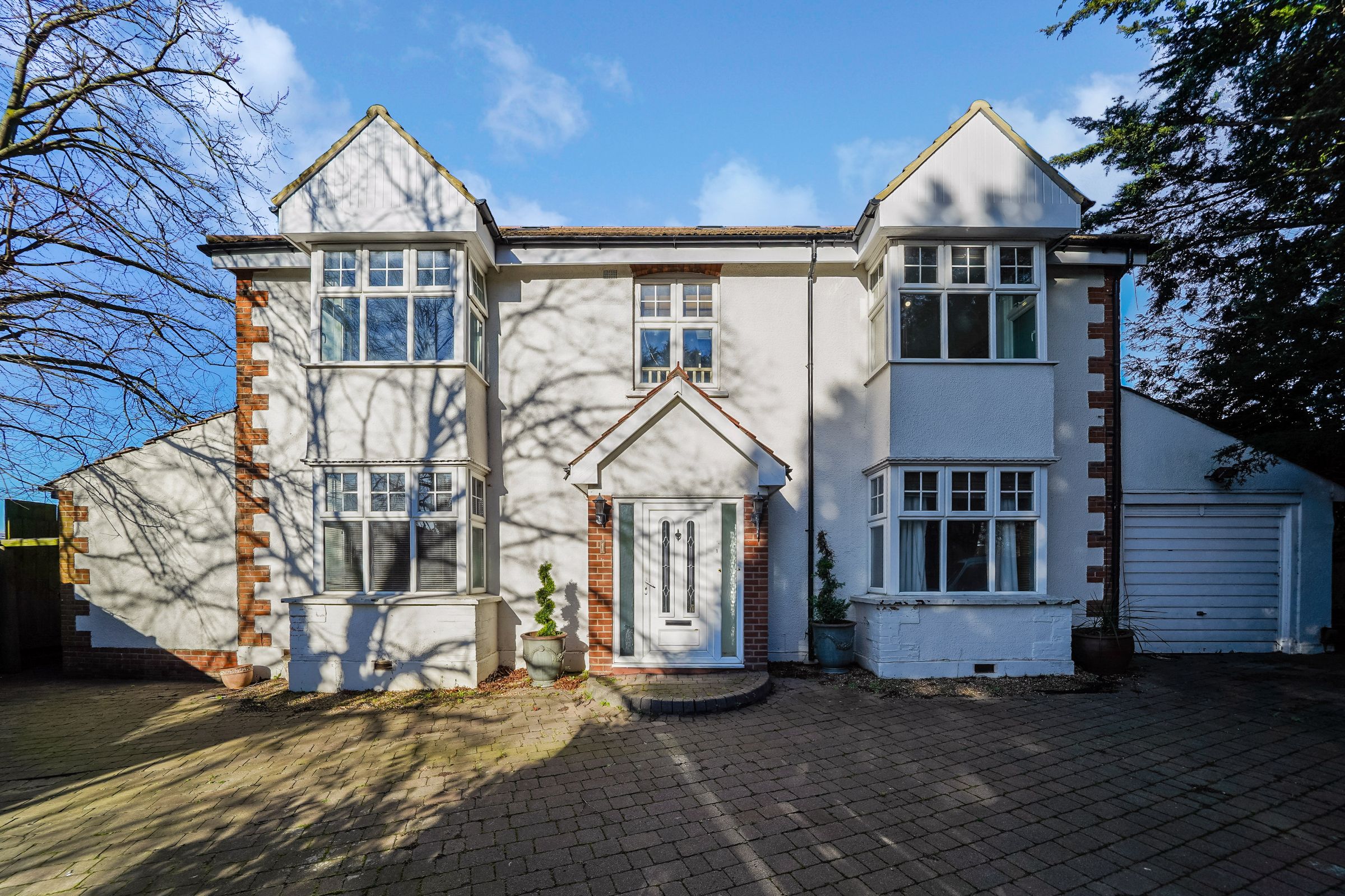 10 bedroom detached house for sale 0