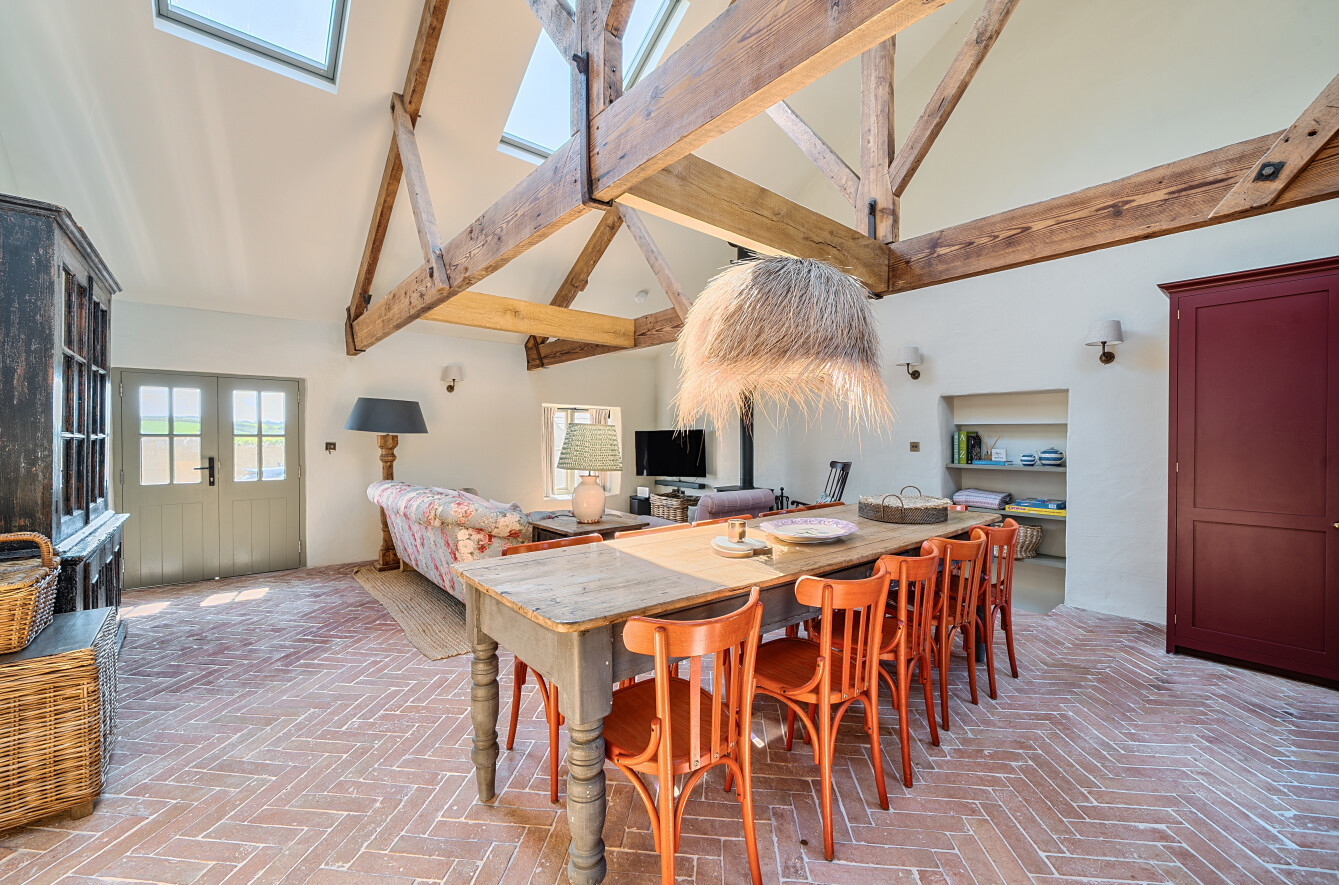 4 bedroom cottage for sale 0