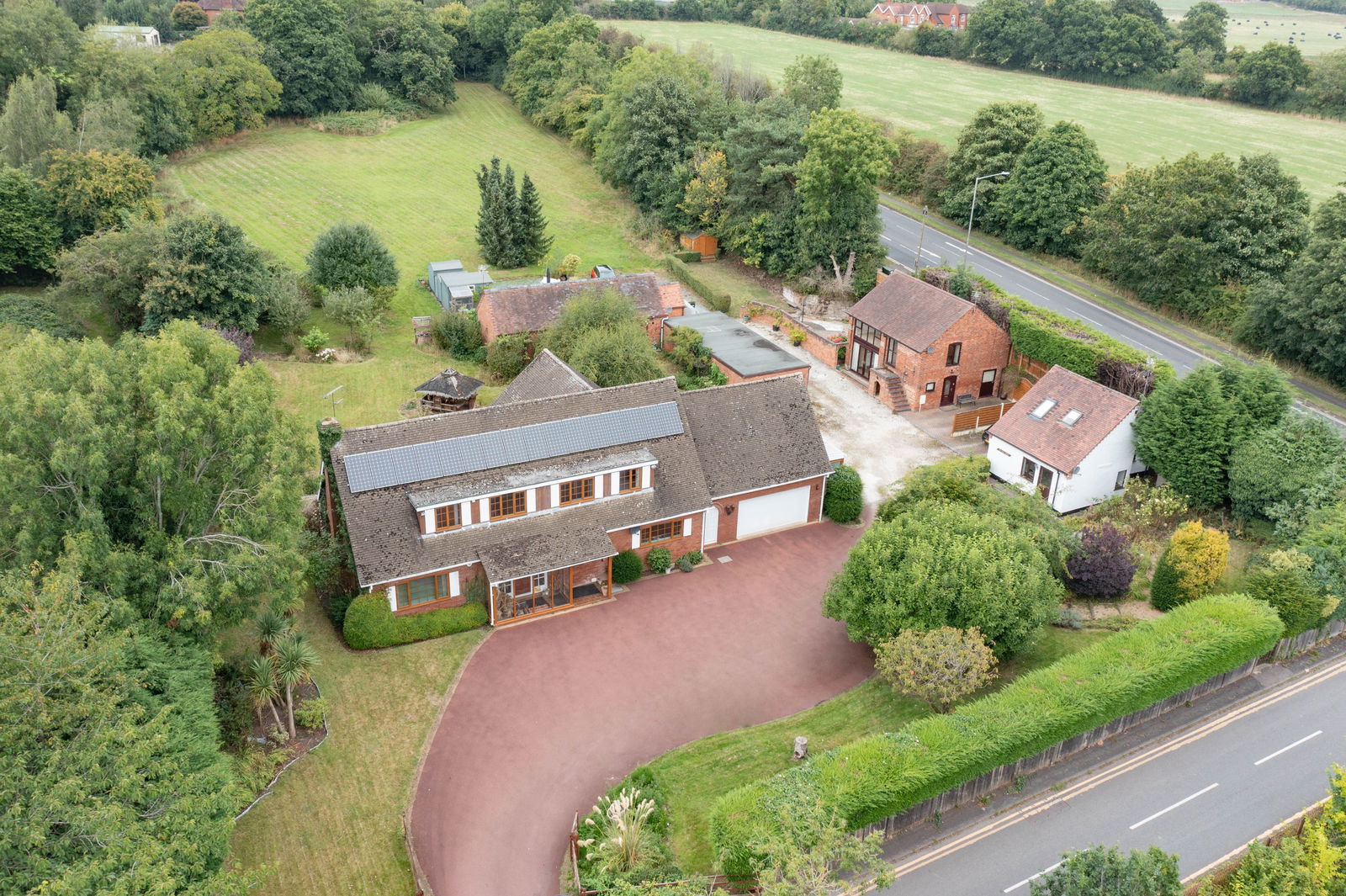10 bedroom detached house for sale 0
