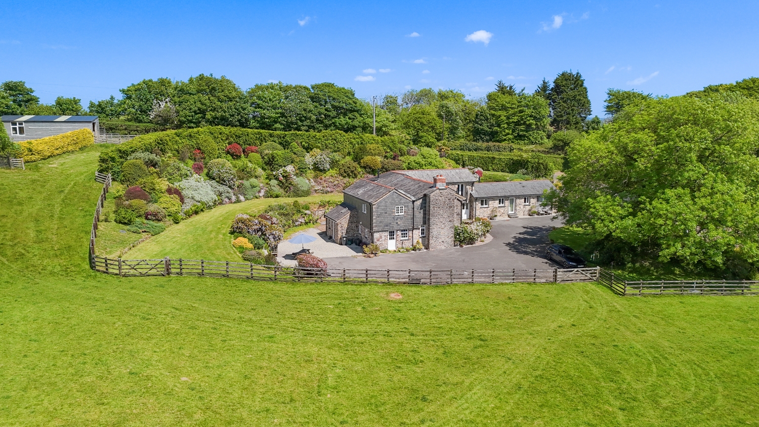 7 bedroom farmhouse for sale 0