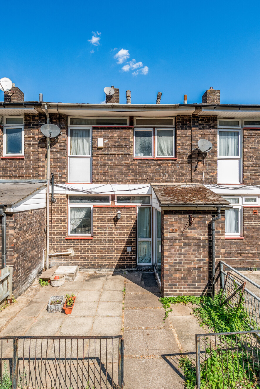 9, Hazel Close, London photo 2
