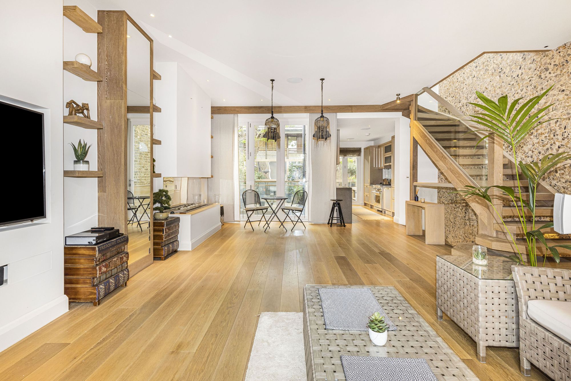 Best Coastal Towns to Buy Property in the UK