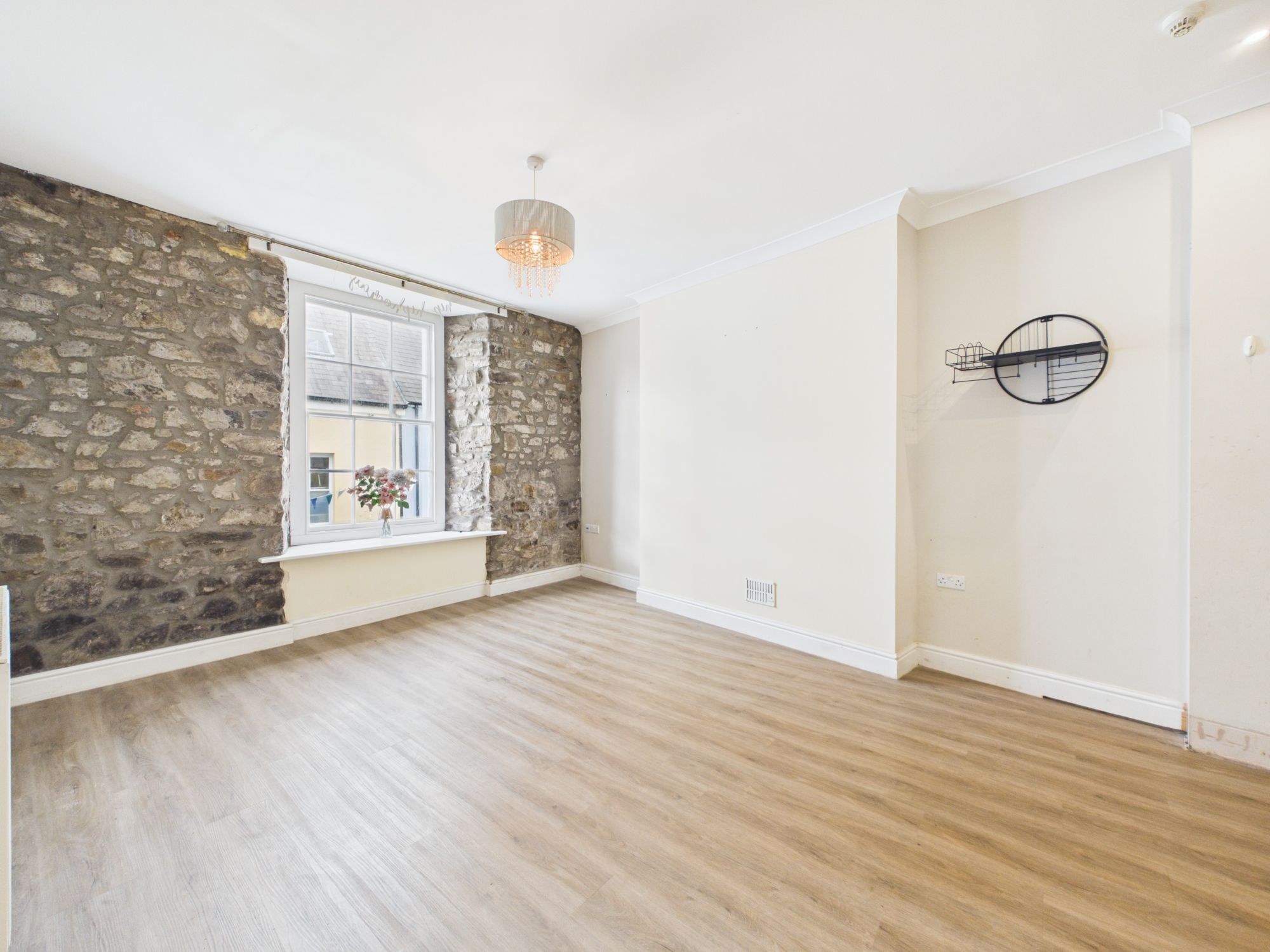 Flat 3, Kensington House Castle Lake, Haverfordwest photo 3