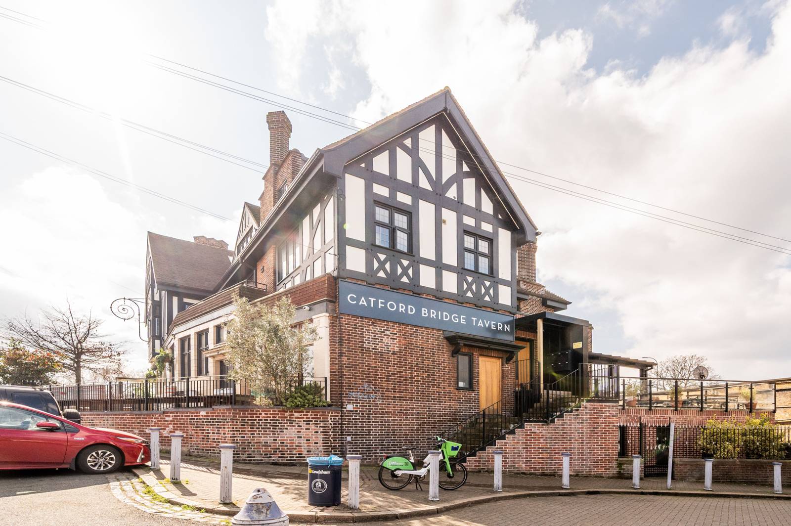 8 bedroom property for sale 0