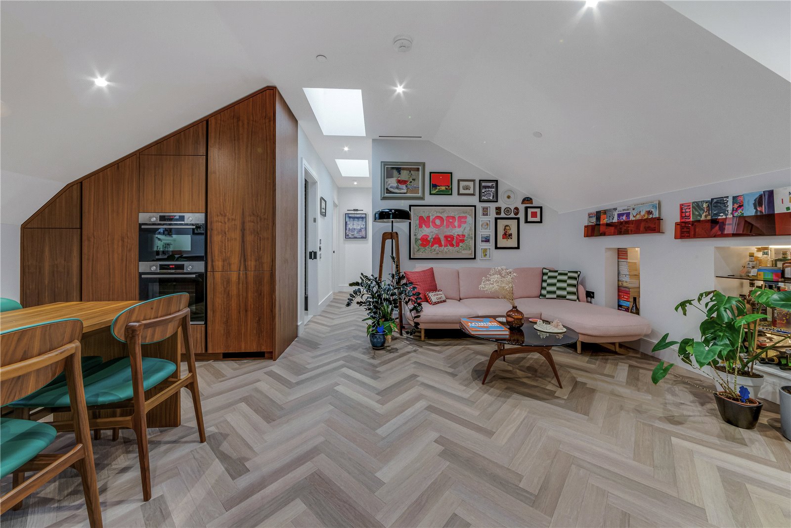 4 bedroom detached house for sale in Slough