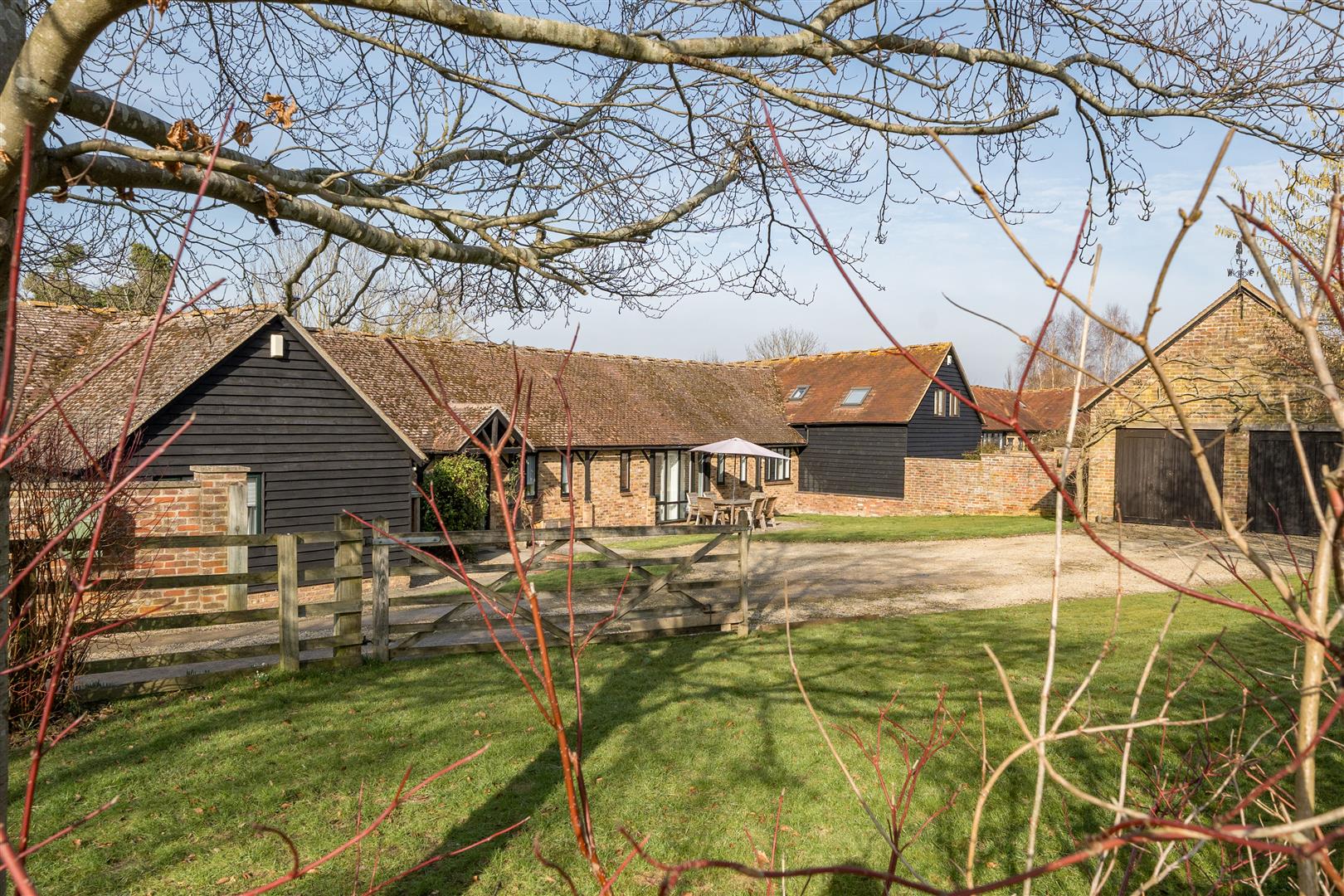 3 bedroom flat for sale