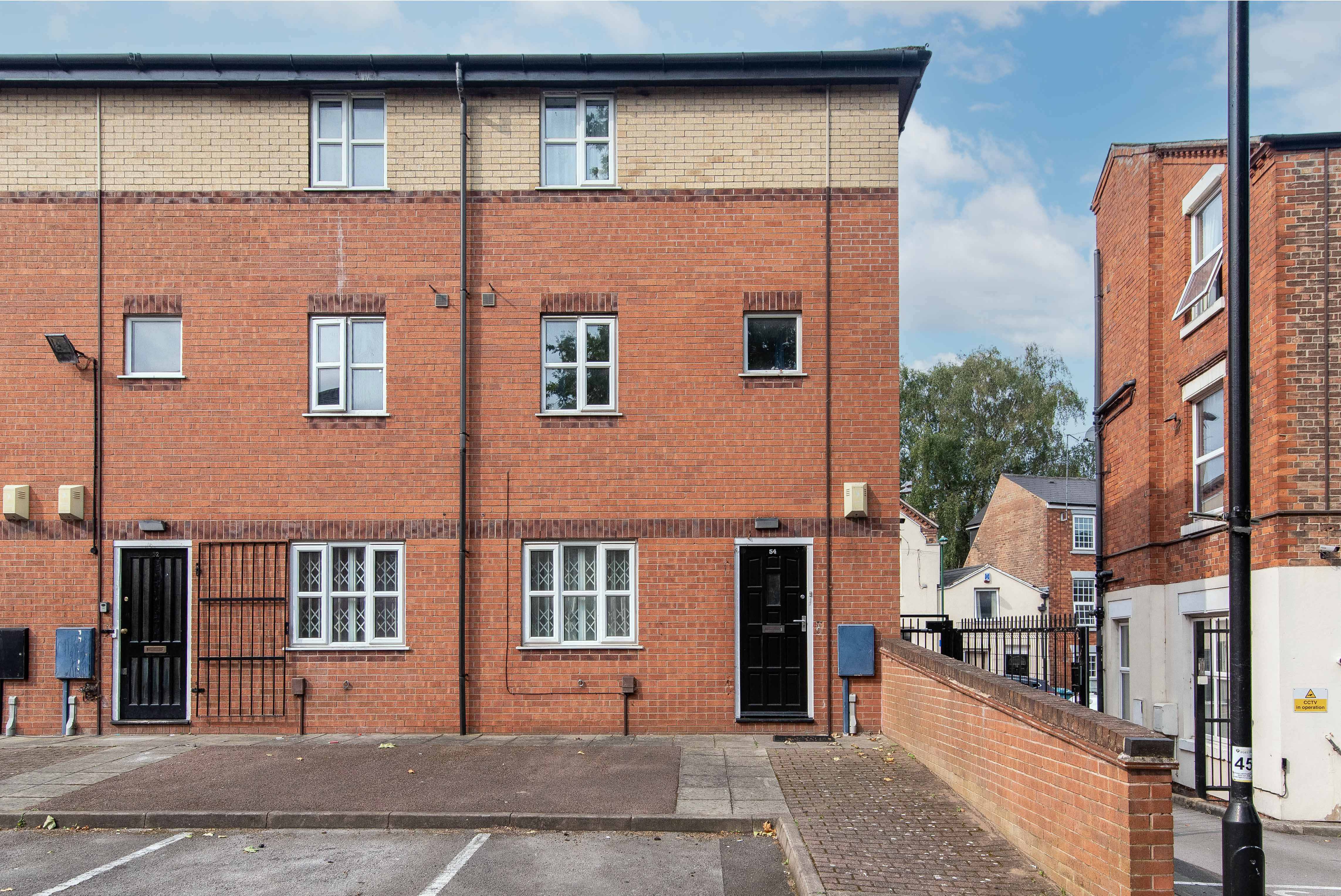 18 bedroom end terrace house for sale 0