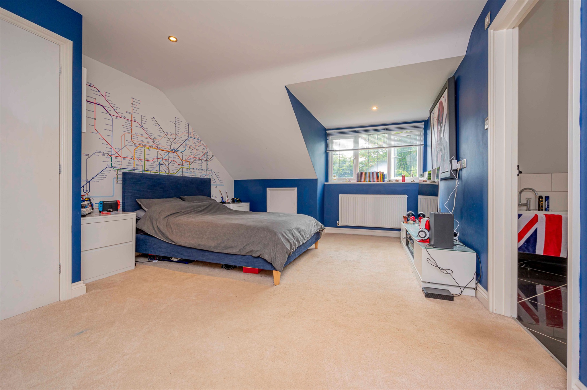 Photos of Warkton Lane, Barton Seagrave, Kettering NN15 61786519