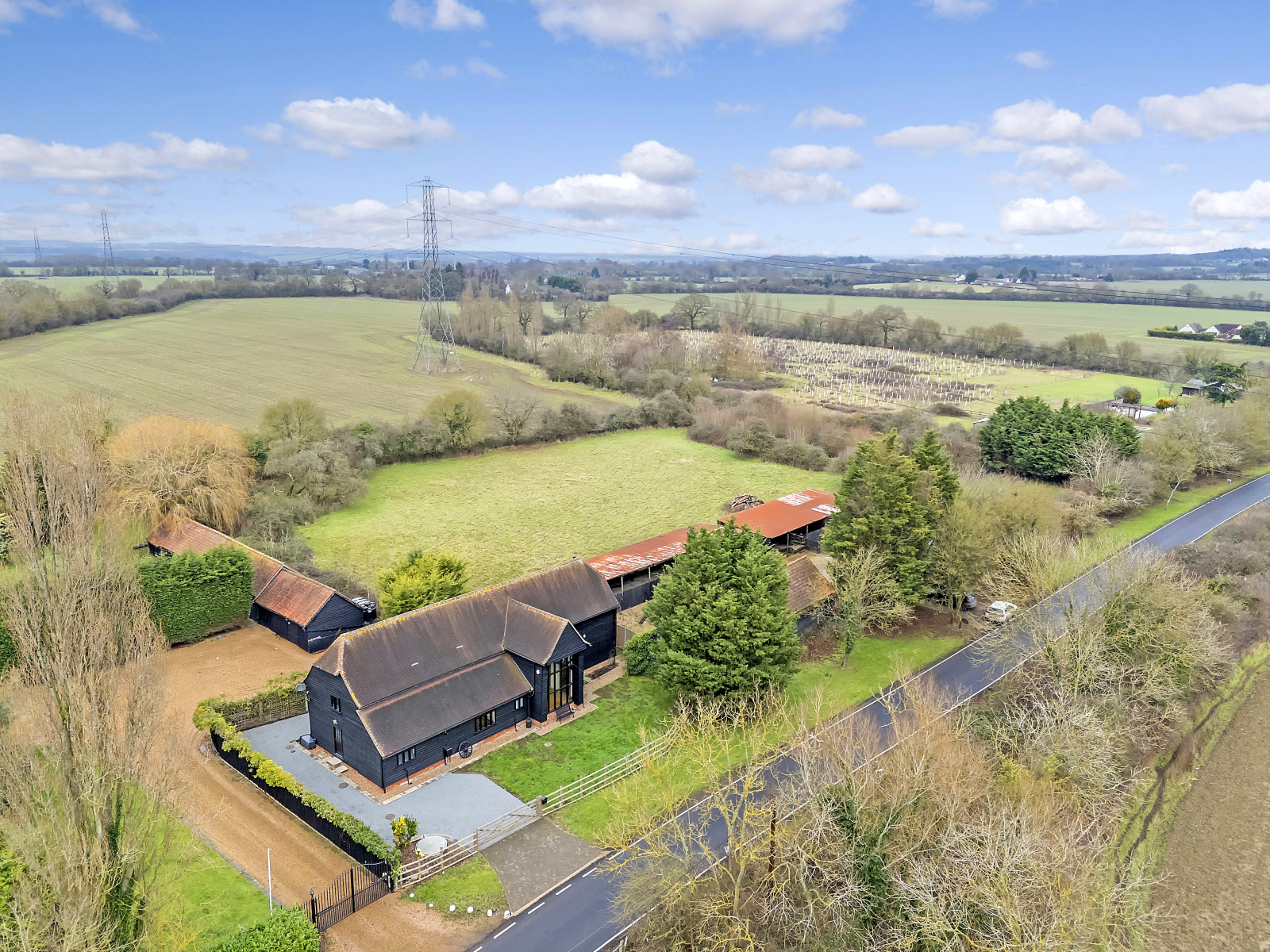 4 bedroom detached house for sale 0