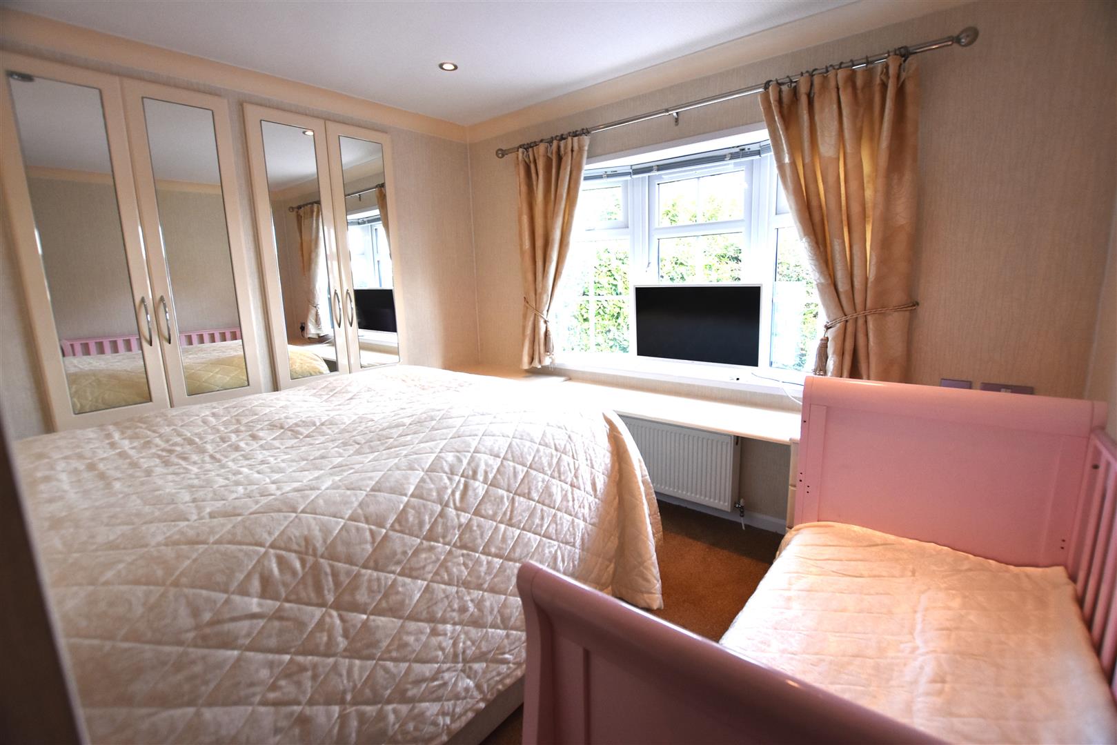 Photos of Wheatfield Park, Callow End, Worcester WR2 63992693