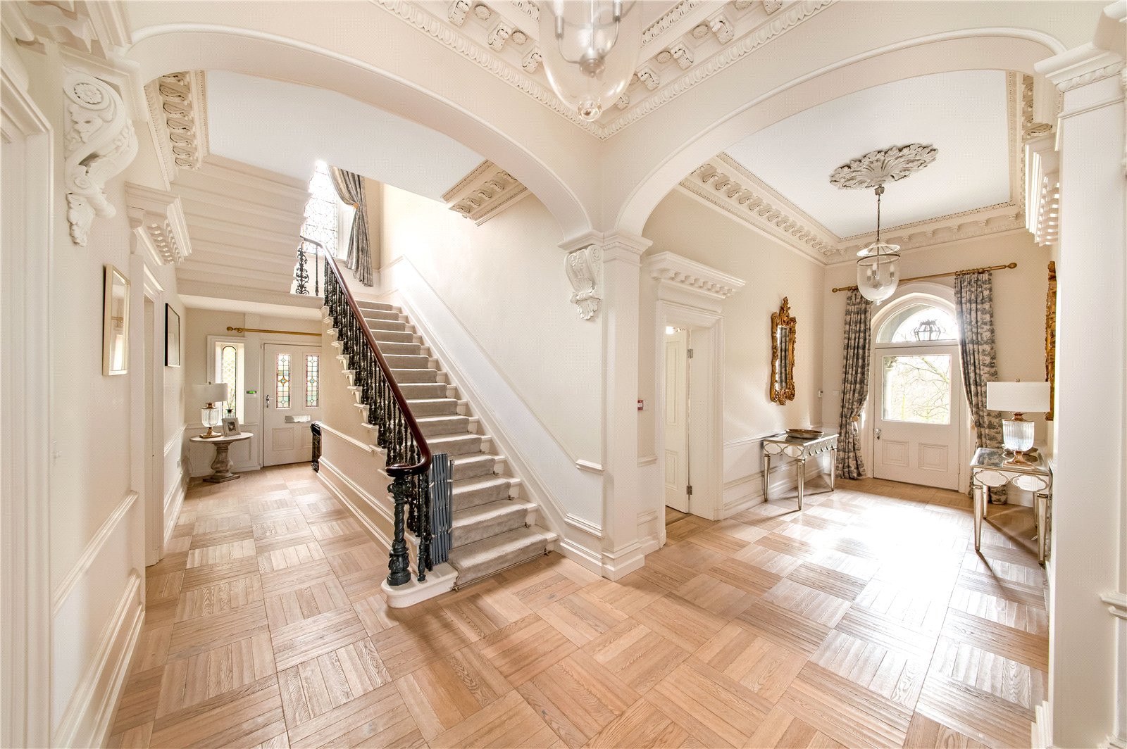 6 bedroom detached house for sale 0