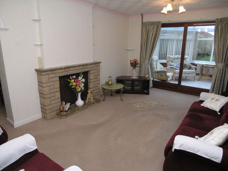 Photos of Higgs Field Crescent, Cradley Heath B64 60492010