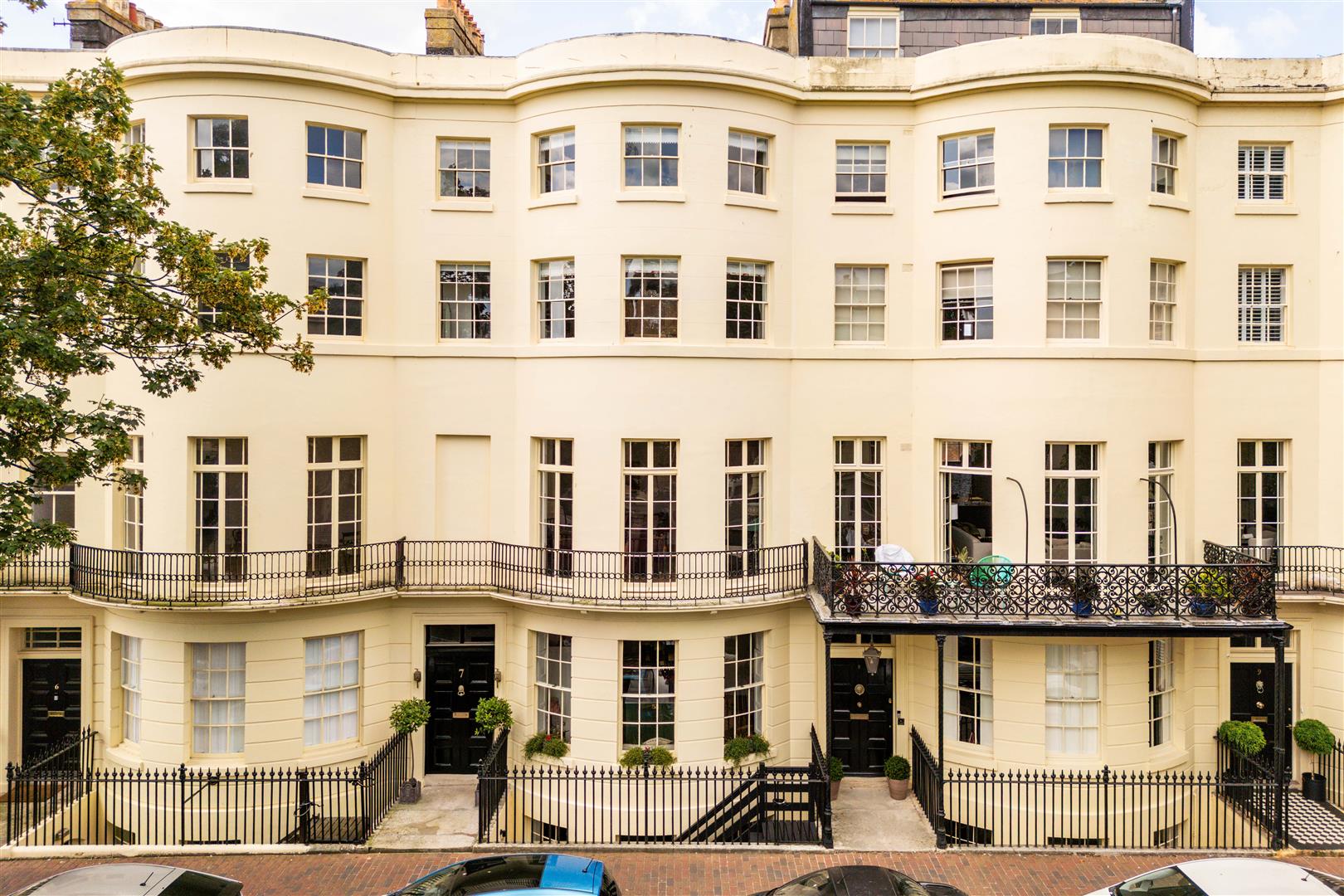 4 bedroom terraced house for sale in London