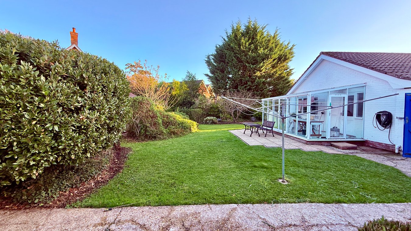 19, Broad Lane, Lymington photo 3
