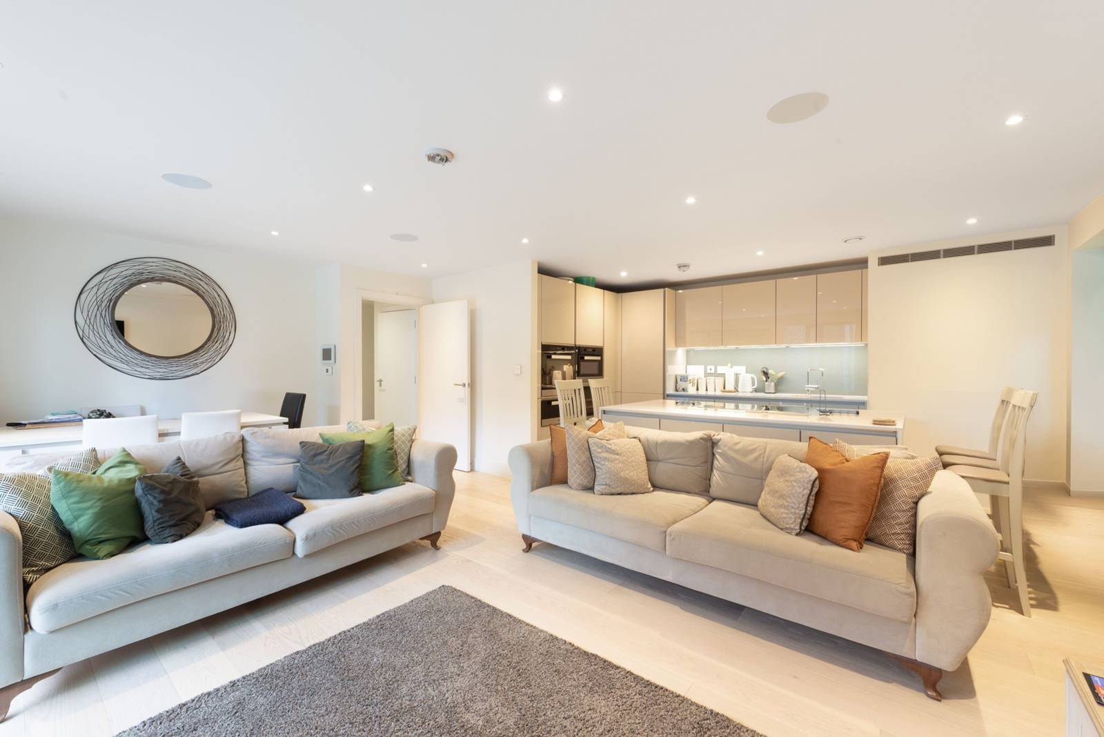 3 bedroom flat for sale 0