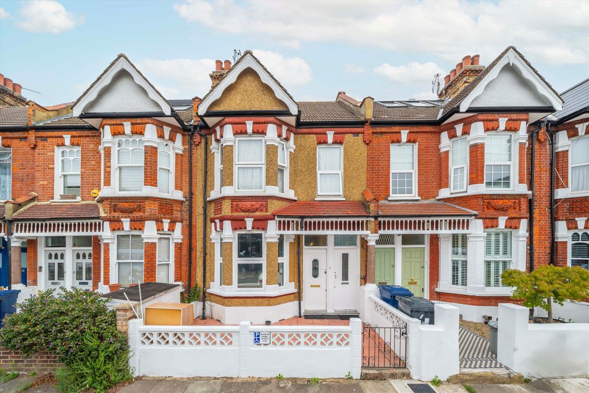 73, Davis Road, London photo 2