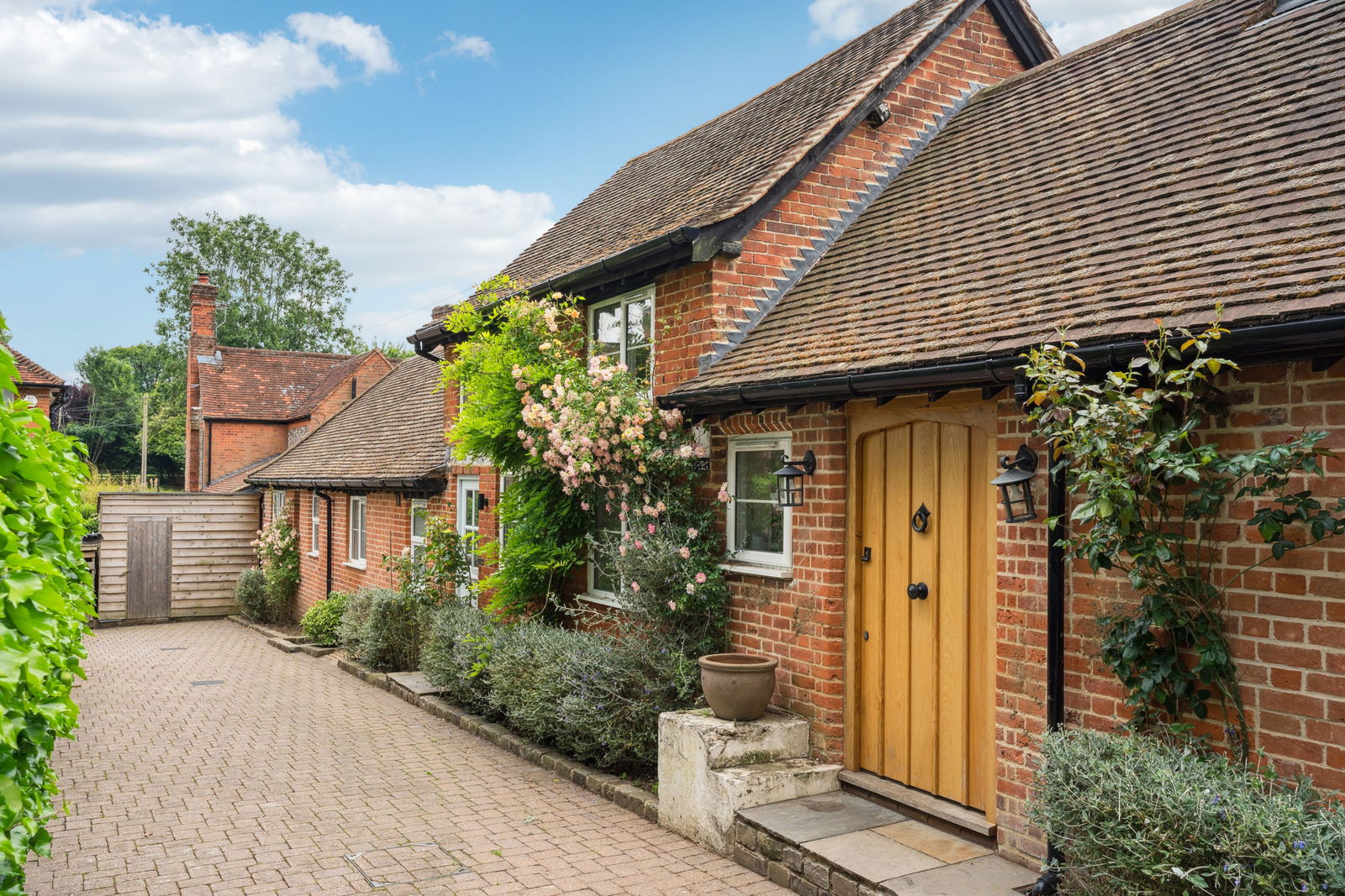 3 bedroom detached house for sale 0