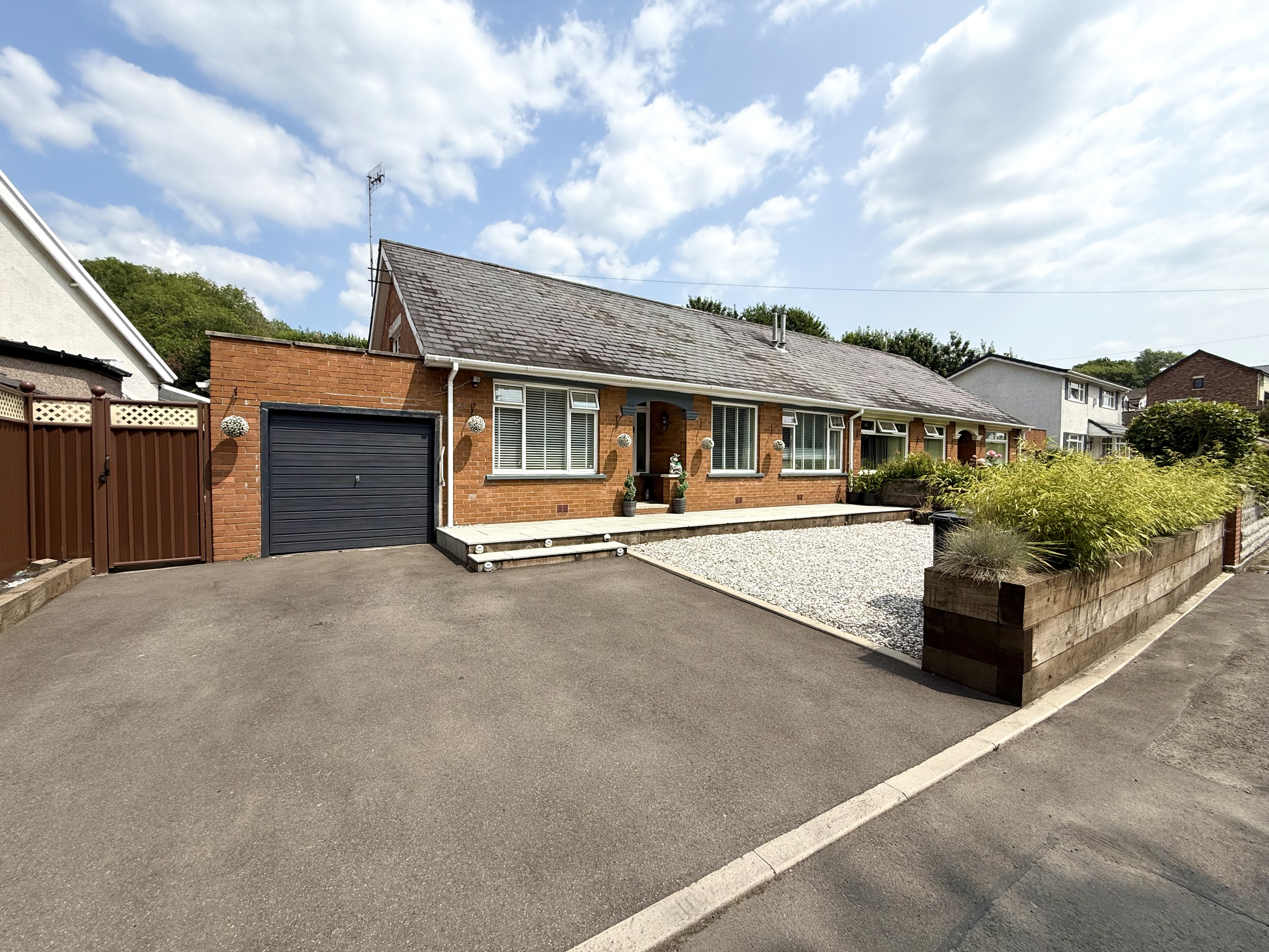 Oakgates, Aberdare photo 2