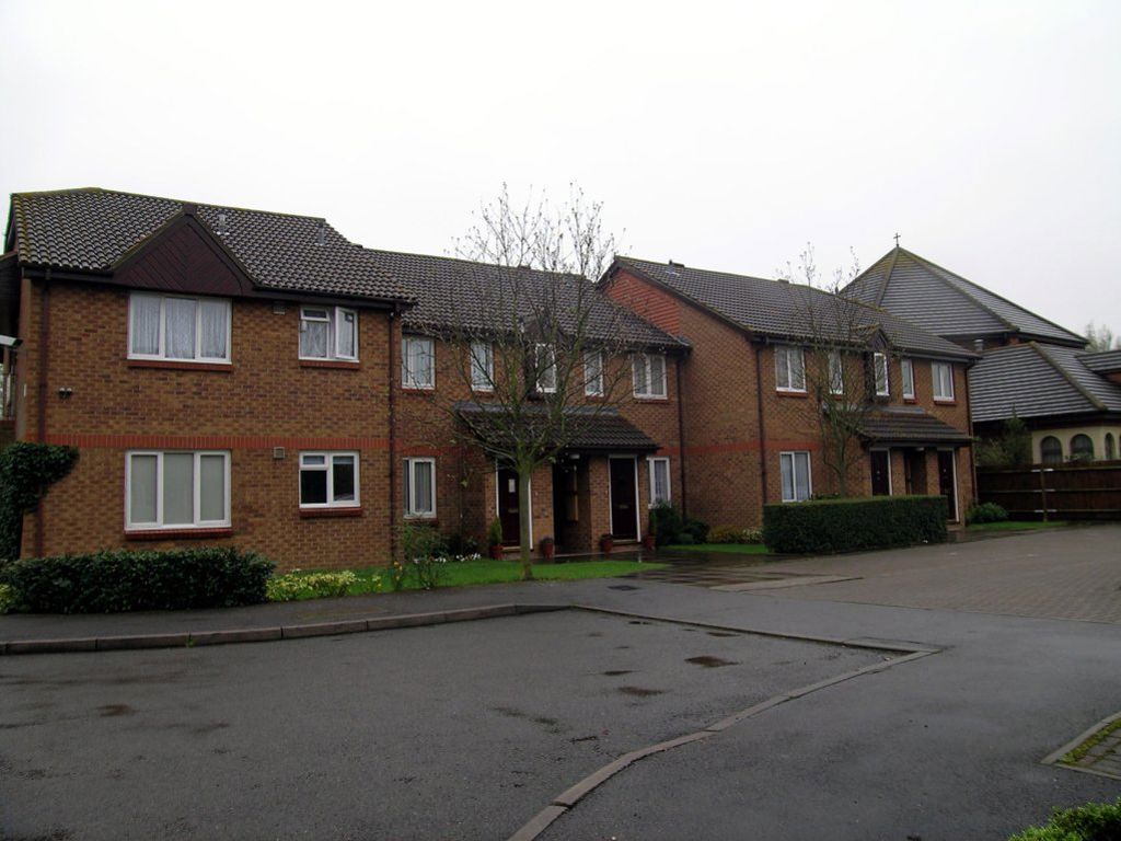 Churchfield Mews, Berks photo 2