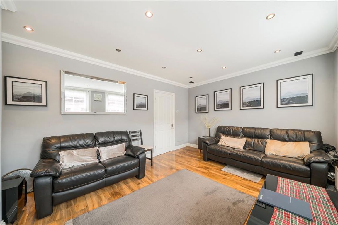 4 bedroom terraced house for sale 0