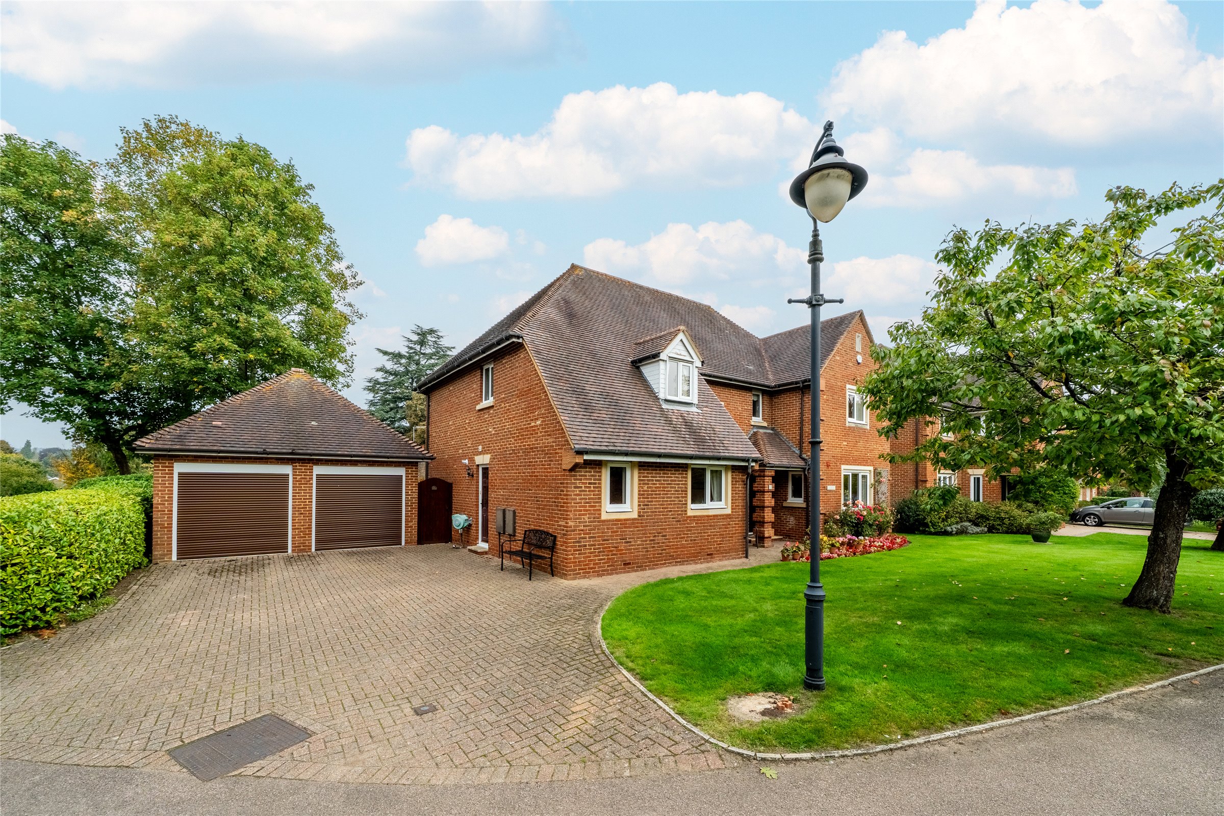 5 bedroom detached house for sale 0