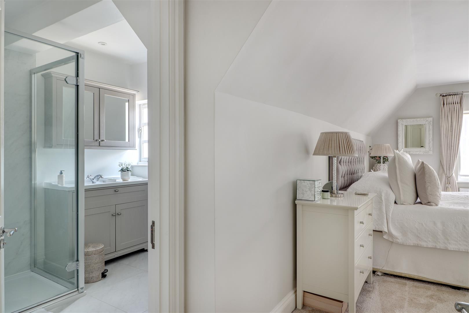 Photos of Saxon Hill, Quebec Avenue, Westerham TN16 65004380