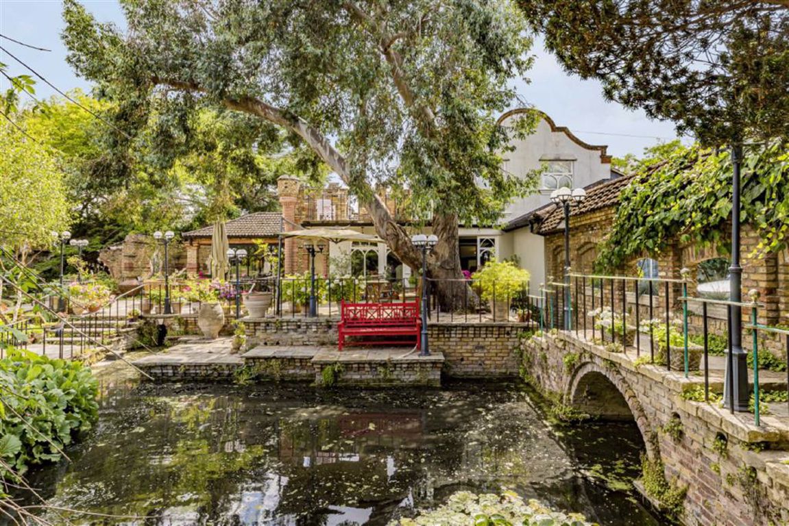 Photos of Park Avenue, Wraysbury, Staines TW19 62065976 PrimeLocation