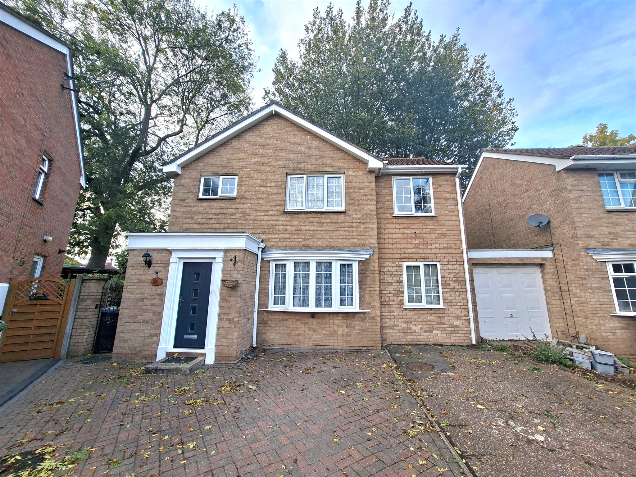 5-bed detached on Barry Walk, Peterborough PE2, £380,000