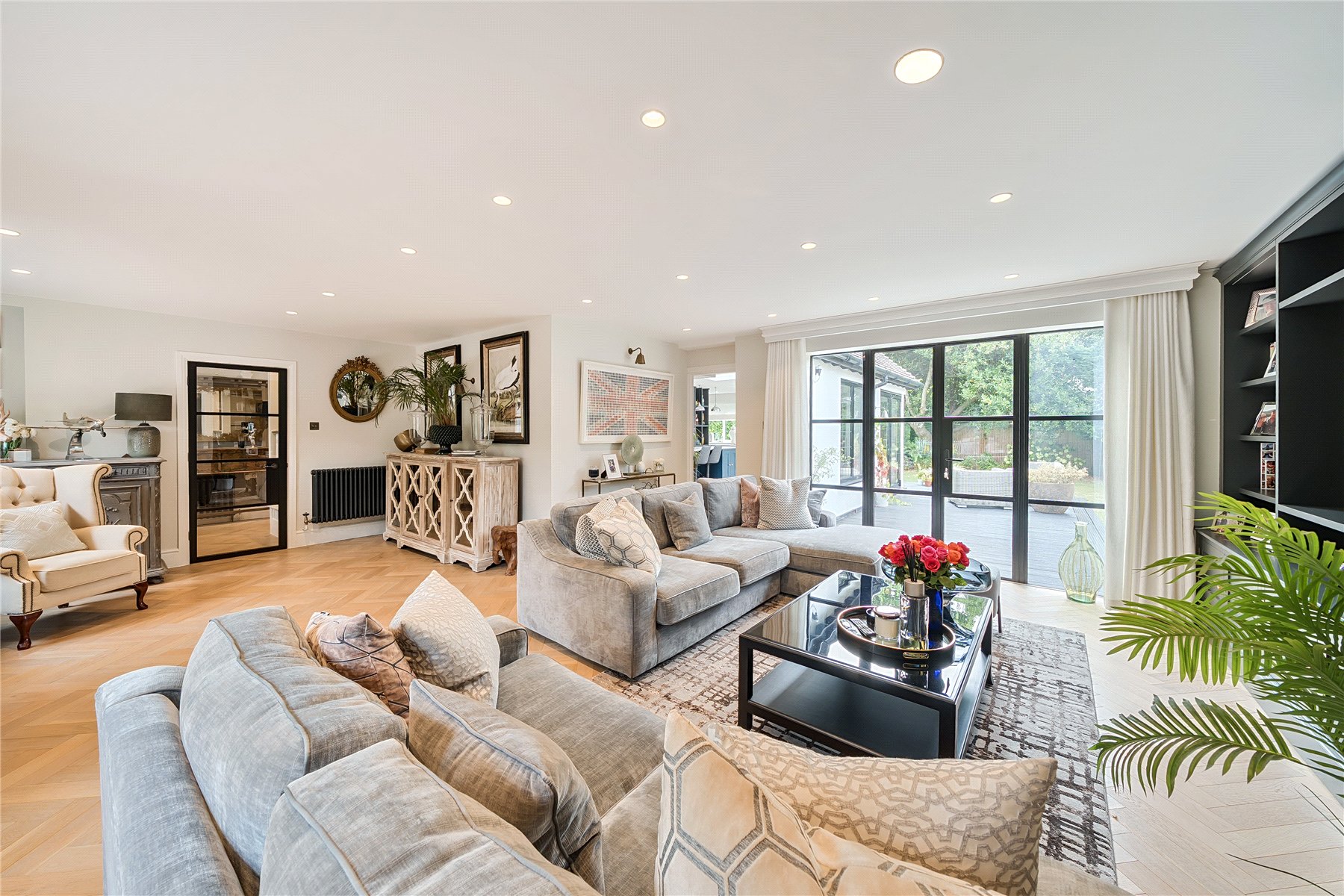 4 bedroom detached house for sale 0