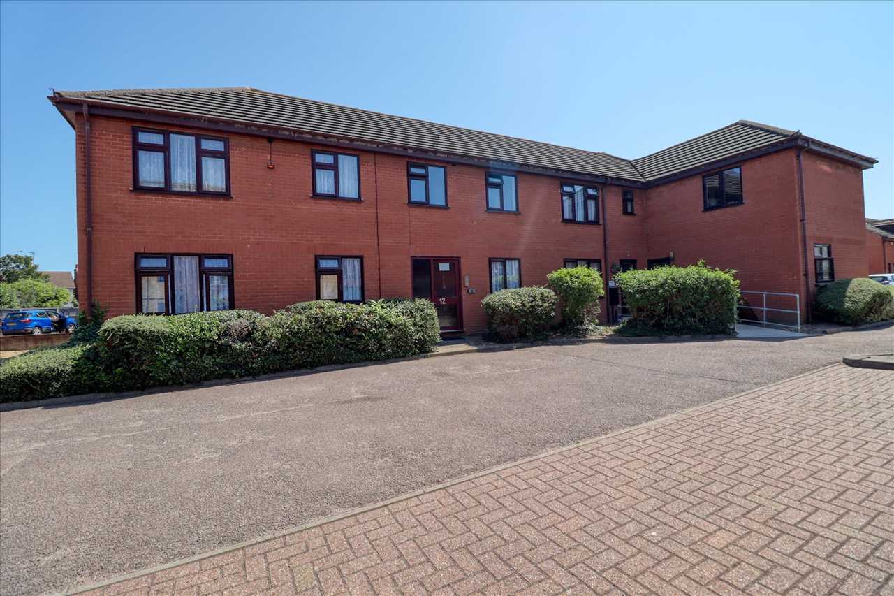 8, Empire Court, Clacton on Sea photo 5