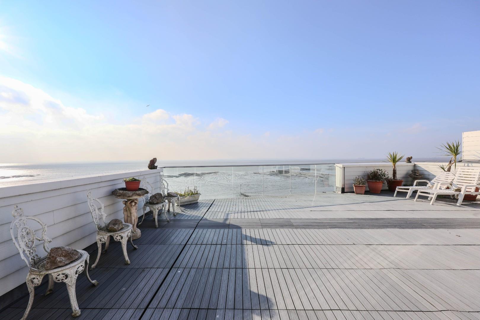 3 bedroom flat for sale 0
