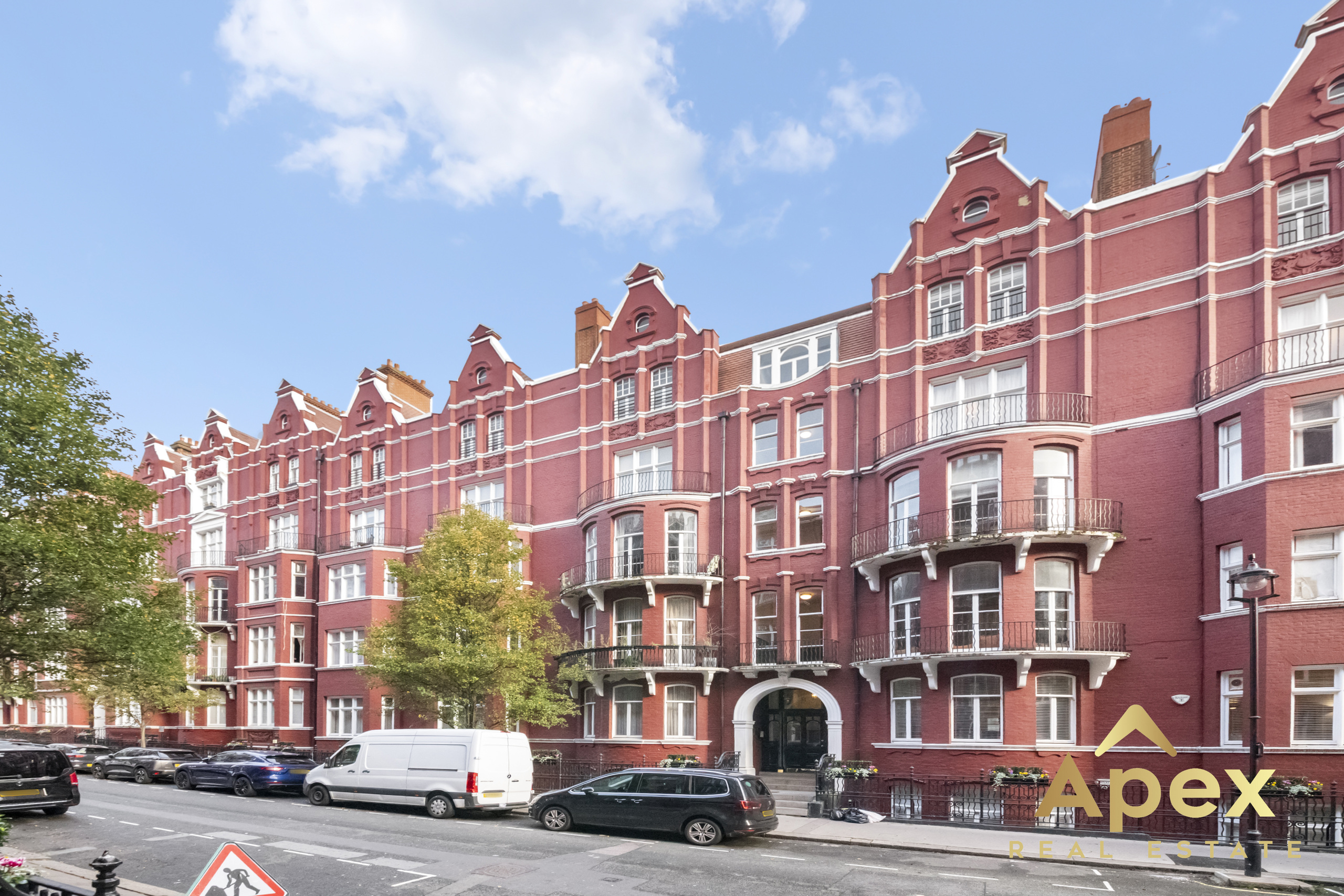 4 bedroom flat for sale 0