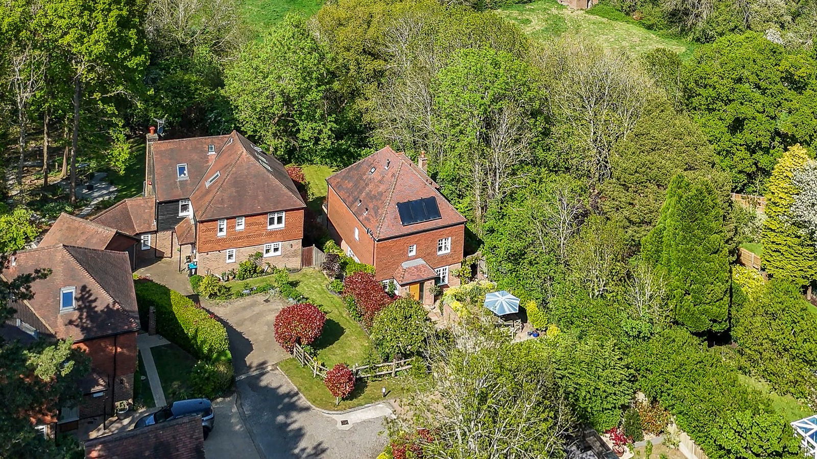 5 bedroom maisonette for sale