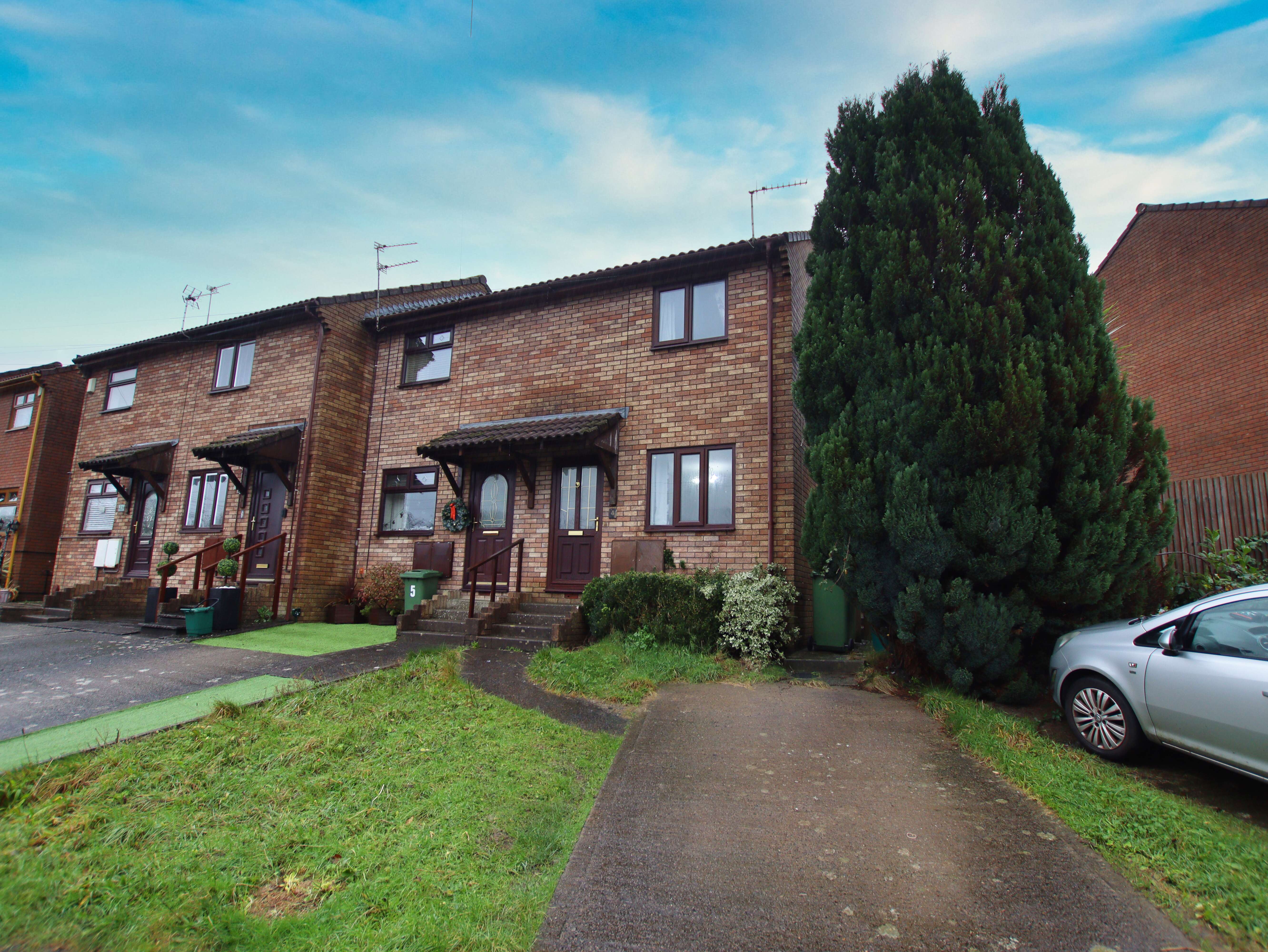 2-bed house on 4, Tylcha Wen Close, Tonyrefail, £135,000