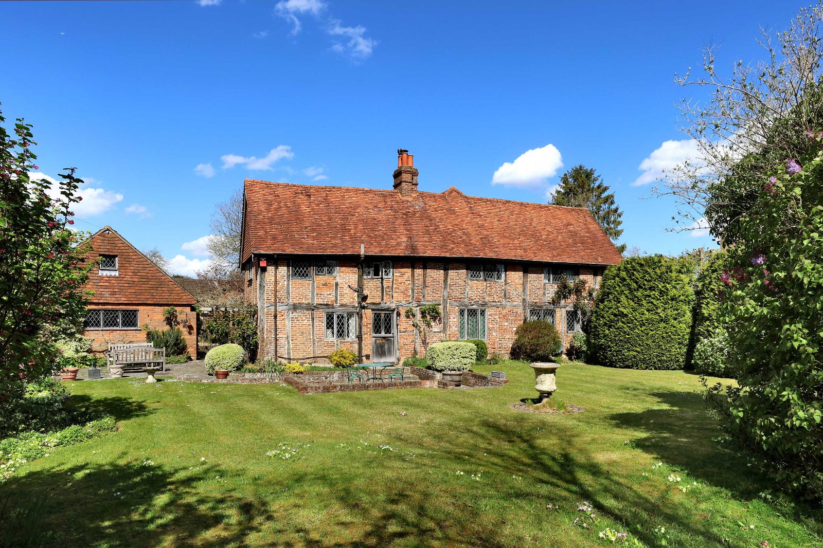 5 bedroom country house for sale 0