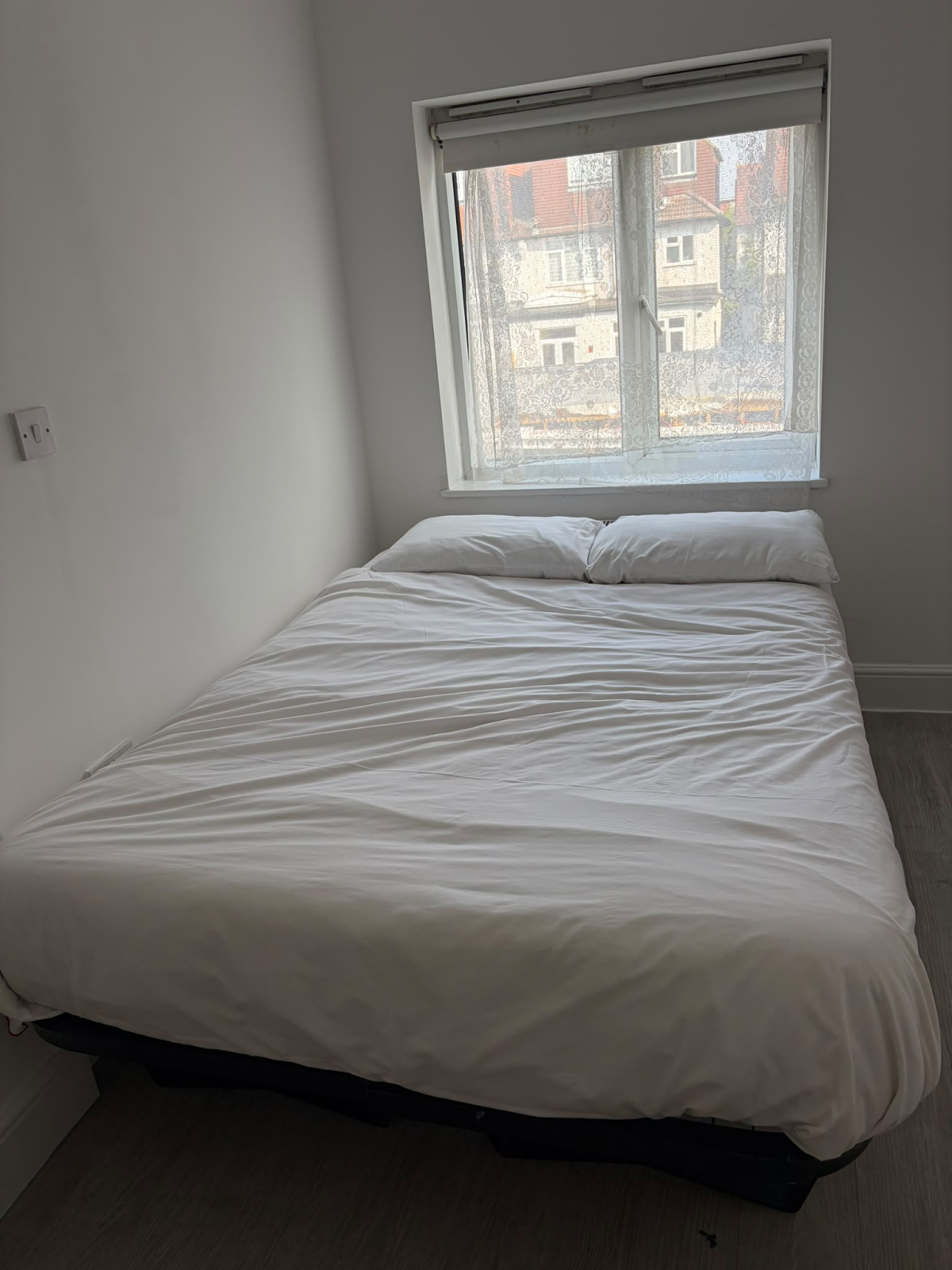 5, Woodstock Avenue, London photo 4