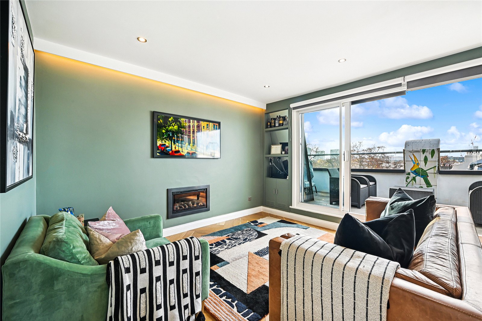 3 bedroom flat for sale 0