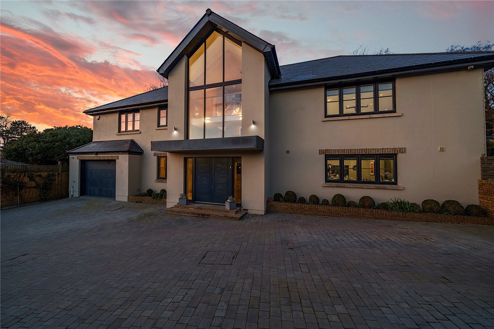 3 bedroom flat for sale