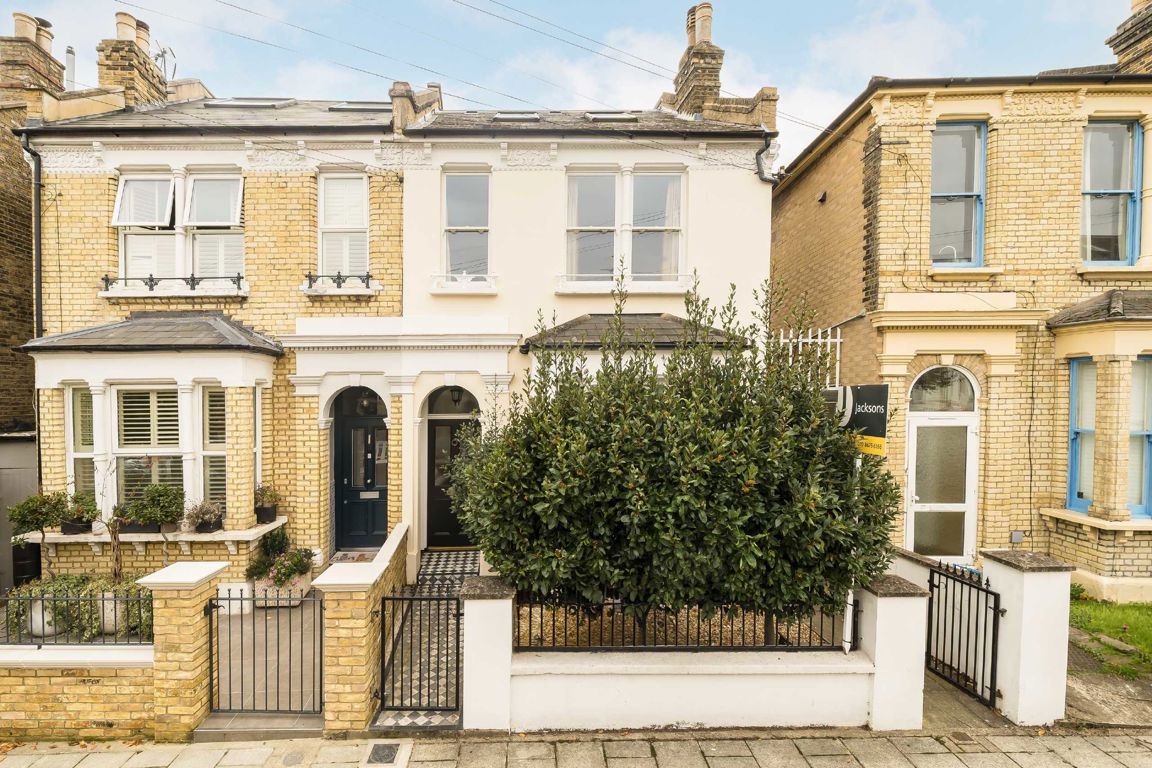 5 bedroom semi-detached house for sale 0