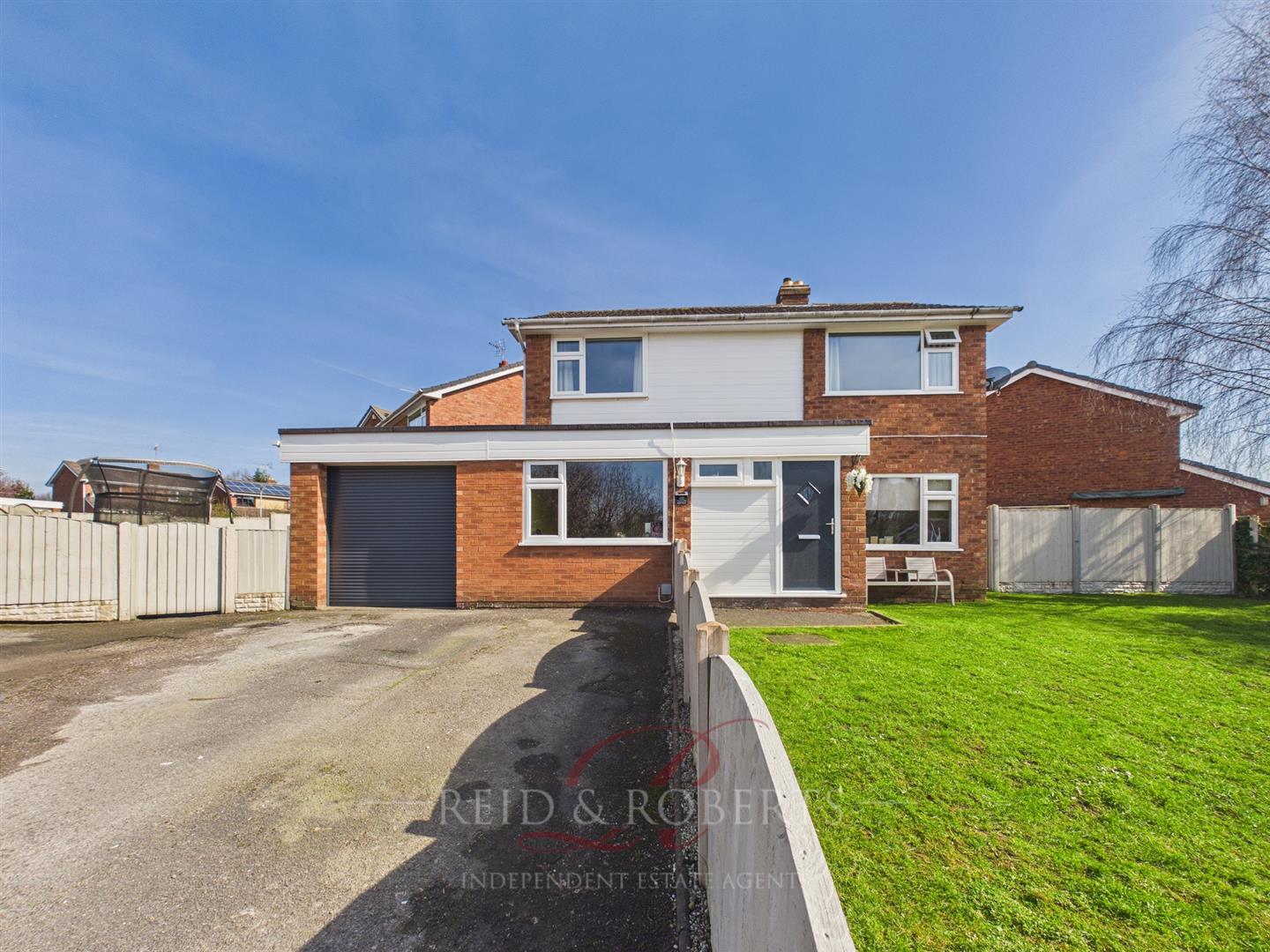 4-bed house on 48, Ffordd Pentre, Mold, £350,000